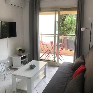 https://cannes-center-cannes-06400.fr-provencehotel.com